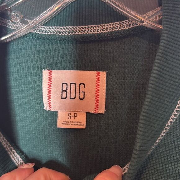 BDG Men’s Forest Green Ribbed Henley. Size Small. - Picture 3 of 7